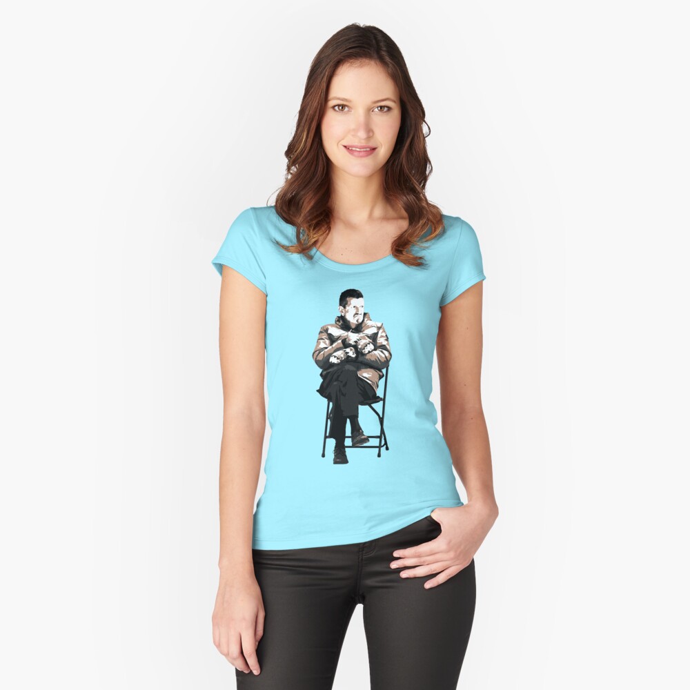 Vista previa del artículo con la obra «Camiseta entallada de cuello ancho», diseñado y vendido por WorldEngine.