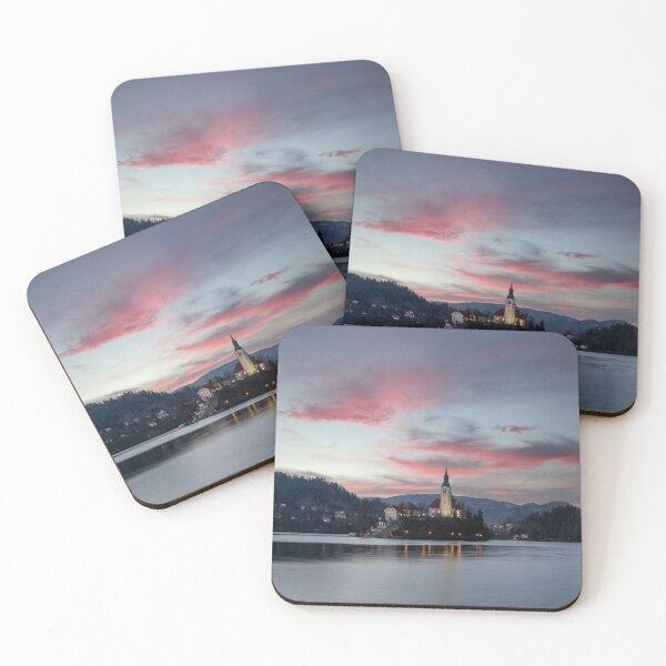 Artikelvorschau, Sonnenuntergang auf der Insel und dem See von Bled entworfen und verkauft von pietrofoto.