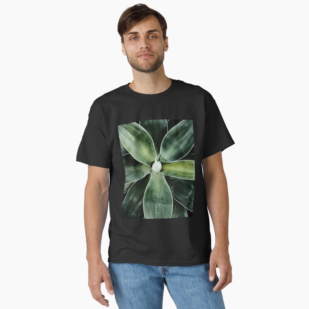 Vista previa del artículo con la obra «Camiseta clásica», diseñado y vendido por achoprop.