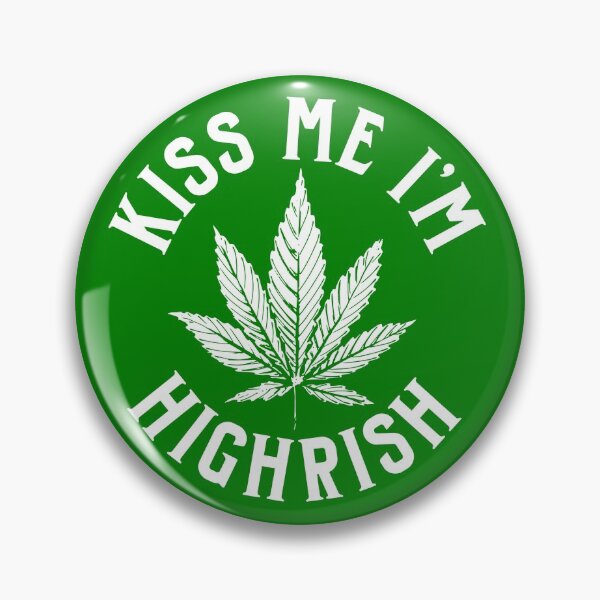 Artikelvorschau, Kiss Me I'm Highrish St. Patrick's Weed Smoking Marijuana Gear entworfen und verkauft von DynamicDesign.