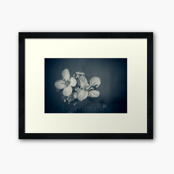 Vista previa del artículo con la obra «Flowers in Blue #6», diseñado y vendido por ILODESIGNS.