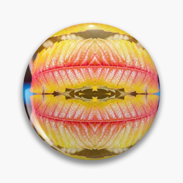 Artikelvorschau, Surreales symmetrisches Kaleidoskopmuster mit orangefarbenen Sumachblättern entworfen und verkauft von Grégory DUBUS.