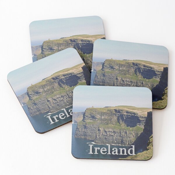Artikelvorschau, Cliffs Of Moher, Irische Flagge, Irische Weihnachten, Irisch, Irland, Irische Weihnachtsgeschenke, Irische Geschenke, St. Patricks Day, Irische Weihnachtsverzierung, Irische Tasse, Irisches T-Shirt, entworfen und verkauft von Hazel Ryan Wagner.