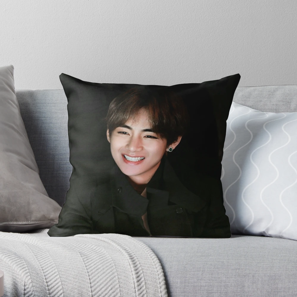 https://ih1.redbubble.net/image.2068952485.4609/throwpillow,small,1000x-bg,f8f8f8-c,0,200,1000,1000.webp