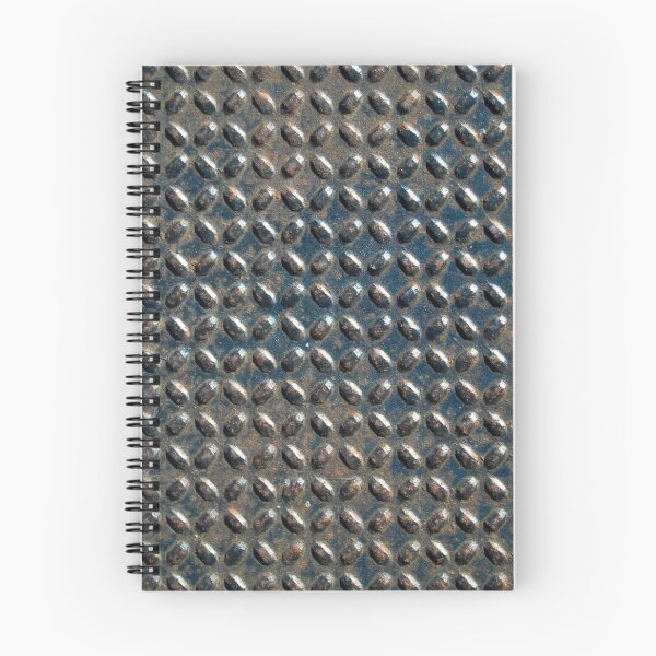 Aperçu de l'œuvre Plaque en acier motif losange rouillé D créée et vendue par Robert Link.
