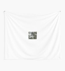 3's a croooowwwwwwwowwwowwwowwwwwwd Wall Tapestry