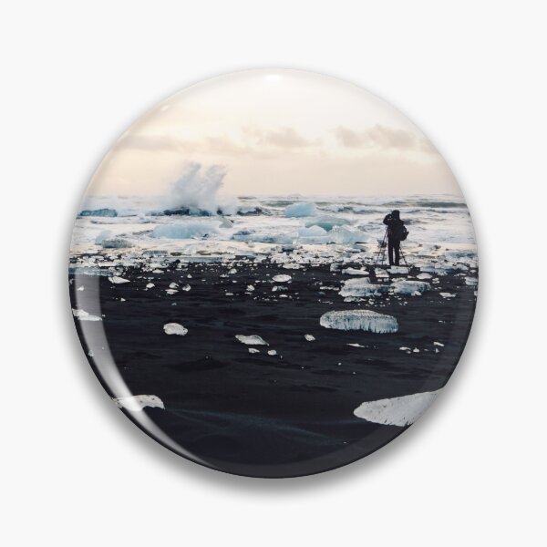 Artikelvorschau, Fotograf am Diamond Beach, Island entworfen und verkauft von Carrie Lyman Photography.