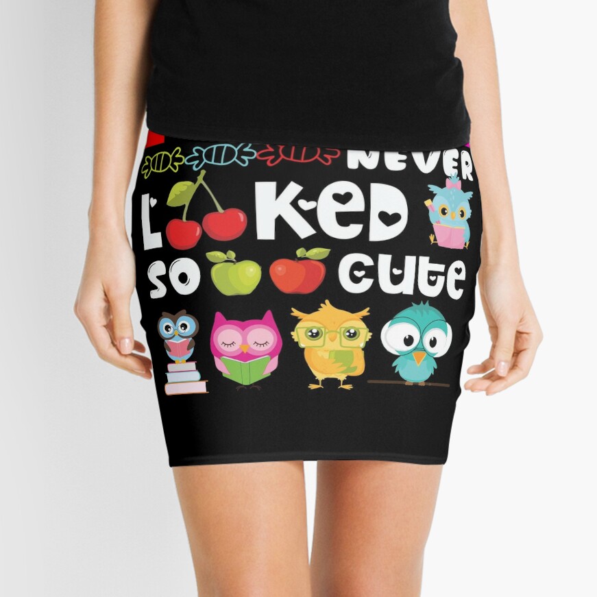 ₣łαmîηɠσ 8th Grade Flock - Teen Girl T Shirts Graphic - Teen Hot  Fashionable T Leggings for Sale by ANHKACA