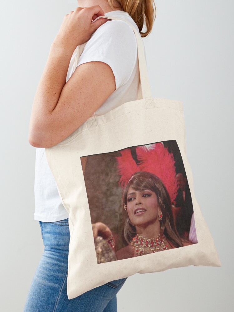 Bollywood's Favourite Tote Bag That Deepika Padukone, Janhvi