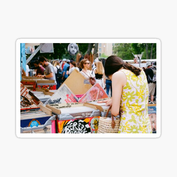 Vista previa del artículo con la obra «Mercadillo de Mauerpark, Berlín (fotografía analógica)», diseñado y vendido por tildamaybe.