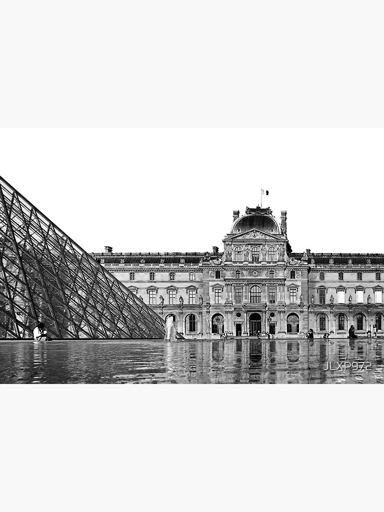 Aperçu 3 sur 3. Sticker avec l'œuvre Paris - Louvre créée et vendue par JLXP972.