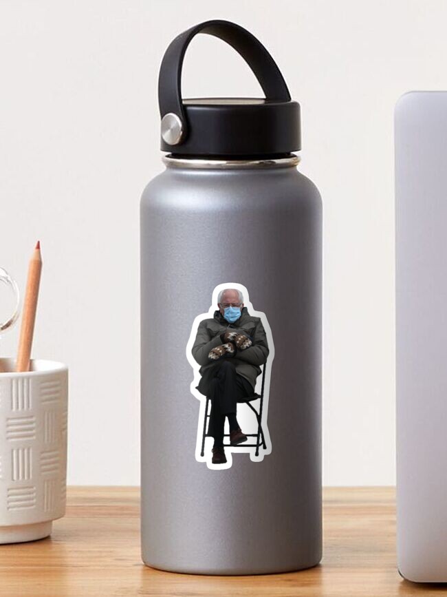 Thumbnail 1 von 3, Sticker, Bernie Sanders sitzt designt und verkauft von wyskiski.