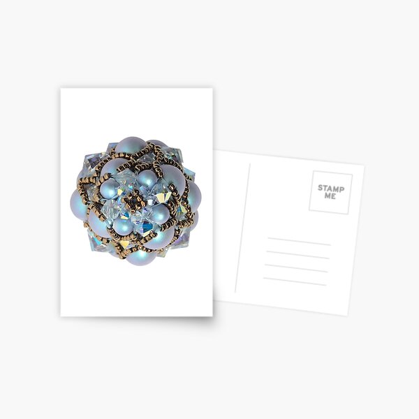 Kieferzäpfchen aus iridescent light blue Pearl & crystal AB Swarovski Kristallglas Postkarte