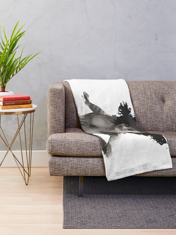 "Lady Dimitrescu RE8 VILLAGE" Throw Blanket for Sale by Marcos RC