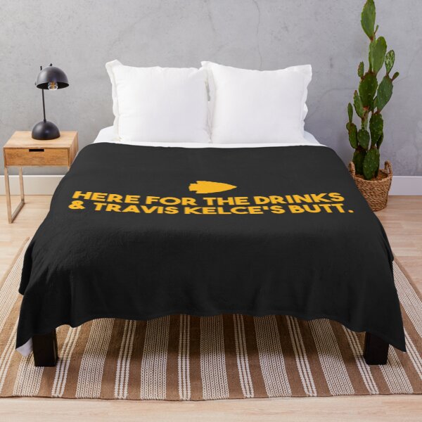 Aperçu de l'œuvre Here For The Drinks And Travis Kelce T-ShirtHERE FOR THE DRINKS AND TRAVIC KELCE'S BUTT créée et vendue par FelixField.