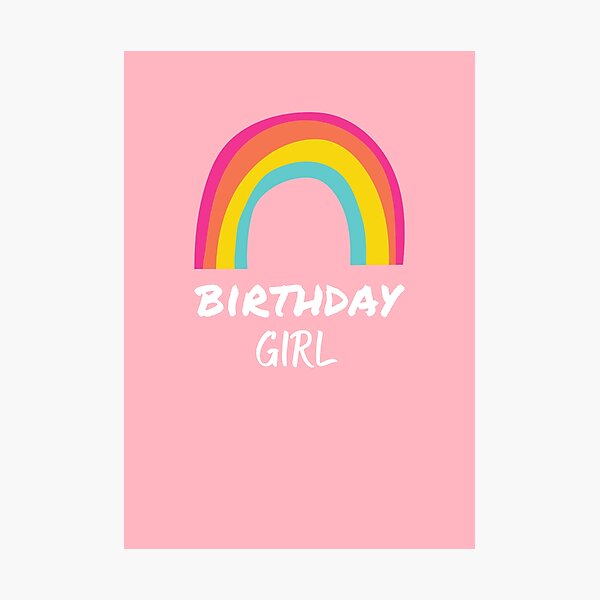 Aperçu de l'œuvre Fille d'anniversaire arc-en-ciel. Cadeau parfait pour la fille qui fête son anniversaire ! créée et vendue par Kipcio.