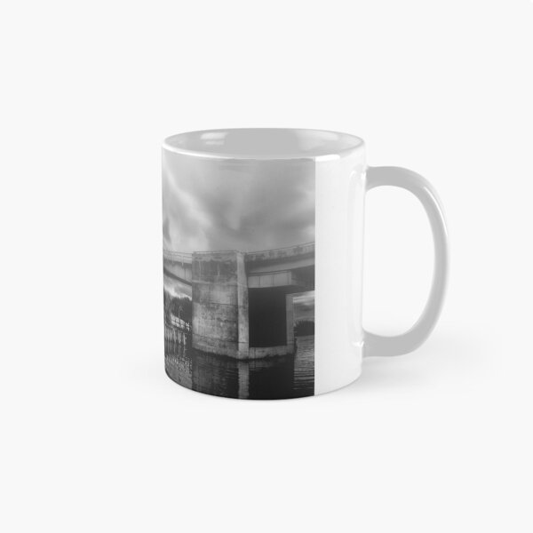 Aperçu de l'œuvre Haulover Canal en noir et blanc créée et vendue par Deewinged.