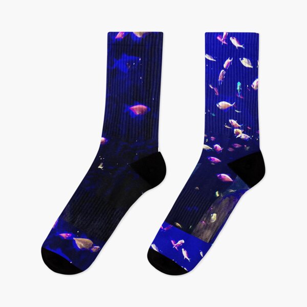 Artikelvorschau, Kleine Fische unter ultraviolettem Licht entworfen und verkauft von Makha.
