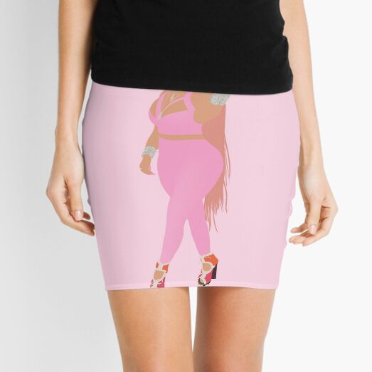 Nicki Minaj: Snake Top & Pencil Skirt