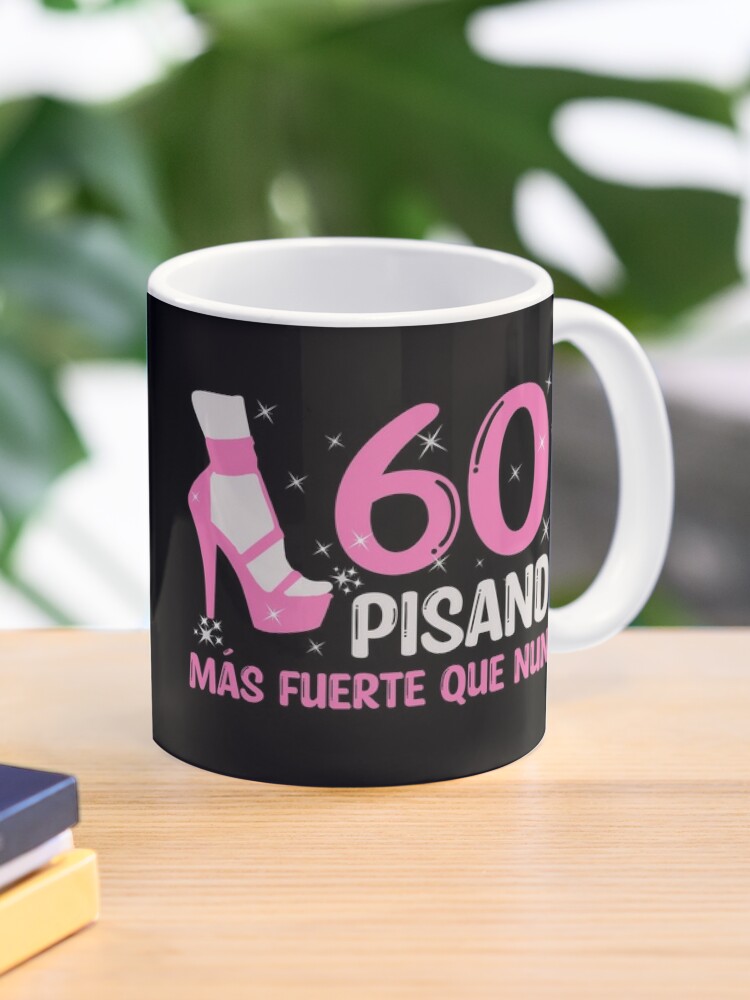 Divertida taza de regalo para el cumpleaños de una mujer de 60