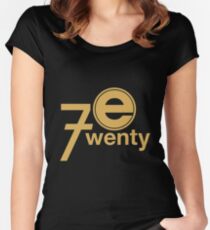 Camiseta entallada de cuello ancho Entretenimiento 720