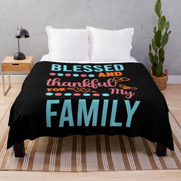 Artikelvorschau, Gesegnet und dankbar für mein Familien-T-Shirt entworfen und verkauft von MShop Co.
