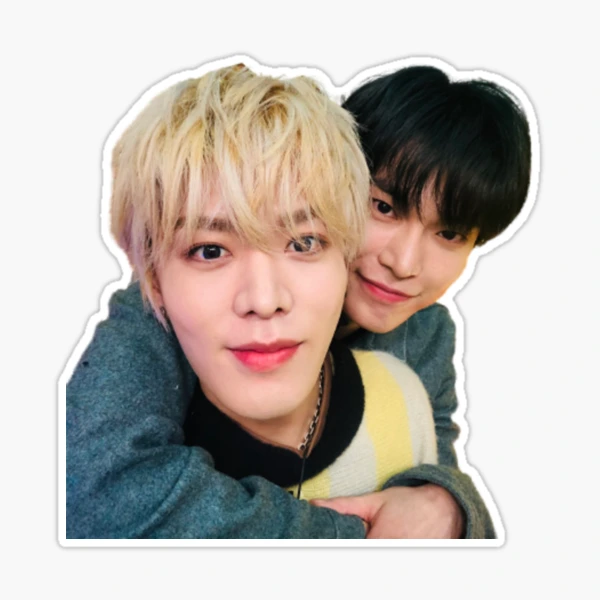 st,medium,507x507-pad,600x600,