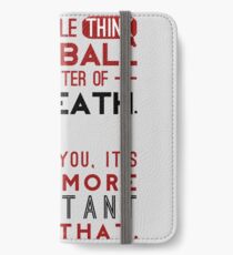 Vinilo o funda para iPhone El fútbol es una cuestión de vida o muerte.