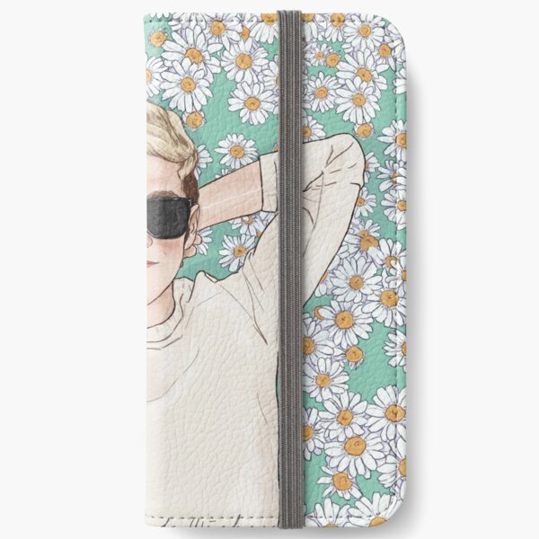 51a Lily Rose Depp Iphone Flip Case Von Rcgela Redbubble