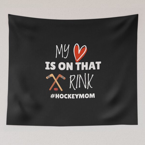 Artikelvorschau, Mein Herz ist auf dieser Eisbahn Hockey Mutter Shirt, Hockey Geschenk, Hashtag Hockey Mutter Shirt, Hockey Mutter Leben, Hockey Fan, Mein Herz ist auf dieser Eisbahn Hockey Mutter Maske, Hockey Liebhaber entworfen und verkauft von T. MINISTRY.