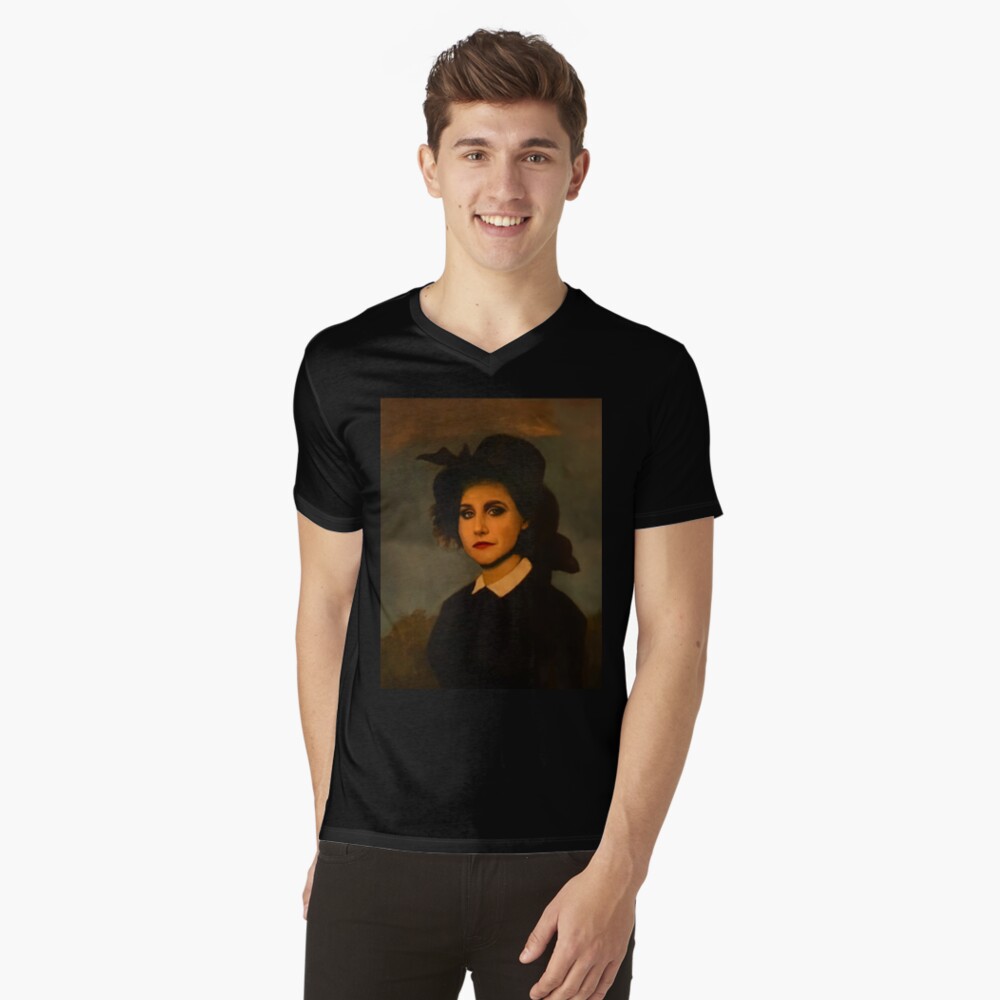 Aperçu de l'œuvre T-shirt col V créée et vendue par RoyalNadja.