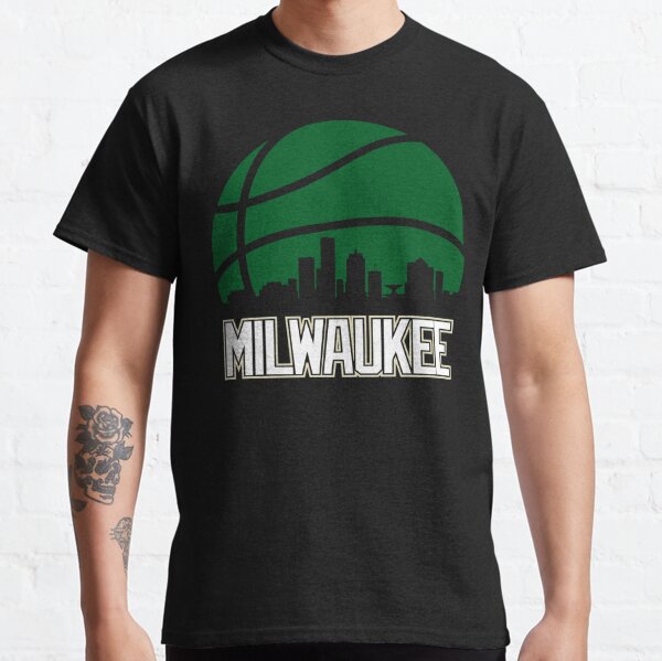 Women's New Era Athletic Stripes Green Milwaukee Bucks T-Shirt / Medium