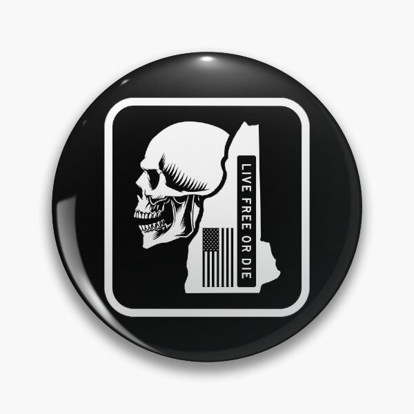 Aperçu de l'œuvre Live Free or Die, Skull, US Flag, New Hampshire Town Line Sign créée et vendue par TownLineSigns.