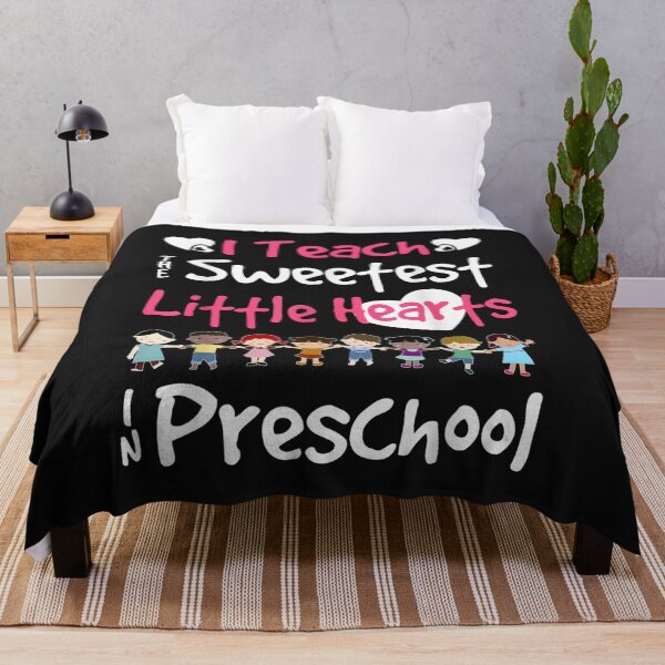 Artikelvorschau, Valentines Day Preschool Teacher For Teachers in Love Gift T-Shirt entworfen und verkauft von Lukifo-Caster.