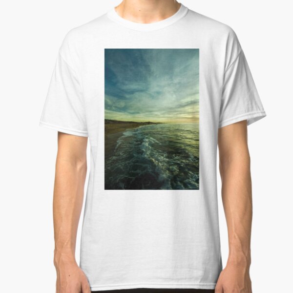where water and sky meet Classic T-Shirt