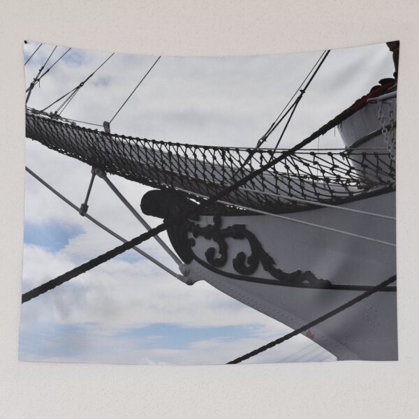 Aperçu de l'œuvre Naviguer sur le Gorch Fock créée et vendue par Periscope9.