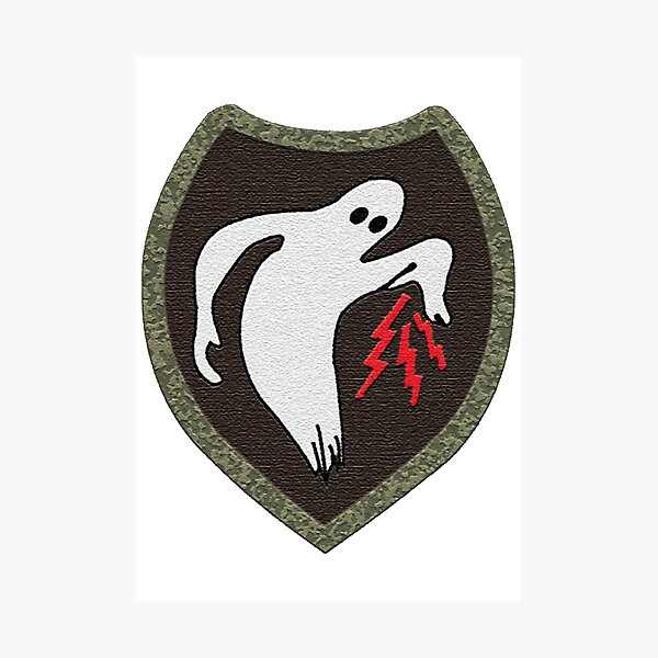 Vista previa del artículo con la obra «Parche de Ghost Army World War 2 reinventado», diseñado y vendido por kelbyredux.