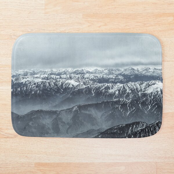 Artikelvorschau, Winter White Mountain Tops entworfen und verkauft von Podmtp.