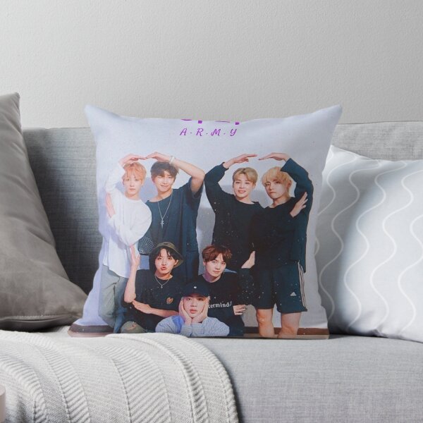 https://ih1.redbubble.net/image.2108750710.5848/throwpillow,small,600x-bg,f8f8f8-c,0,120,600,600.jpg