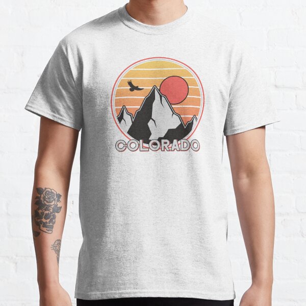 Retro Colorado, state of CO ski, CO snowboard, CO mountains sunset, vintage mountains, CO nature camping Classic T-Shirt