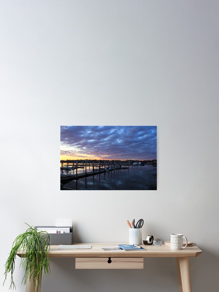 Aperçu 2 sur 3. Poster avec l'œuvre Winthrop Sunset créée et vendue par Boo7.