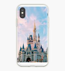 Schloss mit Cotton Candy Skies iPhone-Hülle & Cover