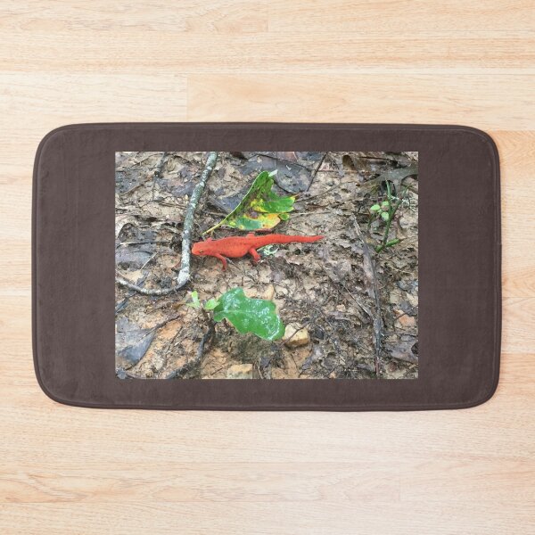 Artikelvorschau, Red Eastern Newt with Foliage Around entworfen und verkauft von Taleta Hollis.