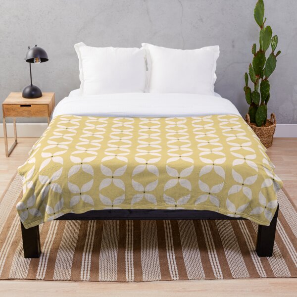 Cottagecore Yellow and White Geometric Flower Pattern Throw Blanket