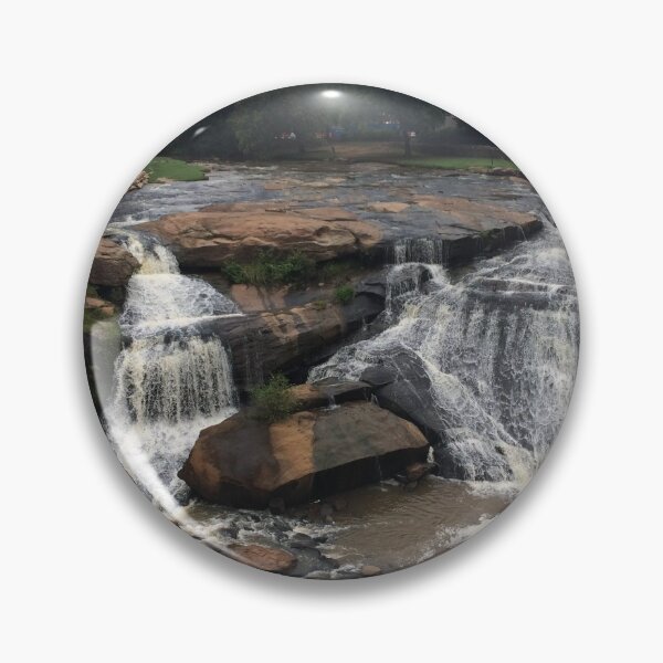 Artikelvorschau, Downtown Greenville Falls Park Area entworfen und verkauft von Taleta Hollis.