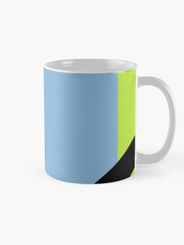 Aperçu 3 sur 6. Mug à café avec l'œuvre Chic créée et vendue par Designs-RZ.