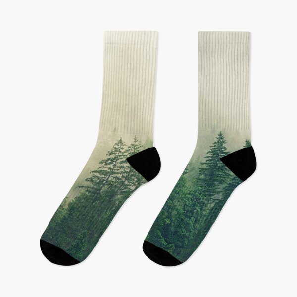 Artikelvorschau, Nostalgic rainforest pines, dreamy fog entworfen und verkauft von August-E.