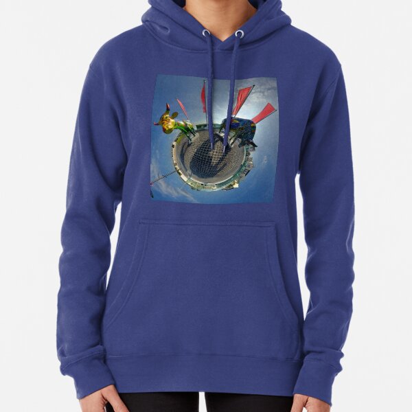 Two Cows on Parade, lower - Ebrington Square, Derry Pullover Hoodie