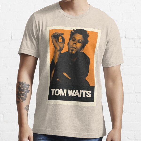 Tom wartet T-Shirts Junge Tom wartet Poster Rauch Tom wartet Aufkleber Essential T-Shirt
