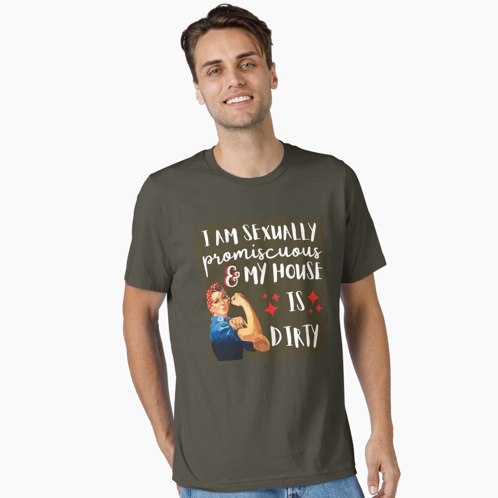 Artikel-Vorschau von Essential T-Shirt, designt und verkauft von kayleemagda.